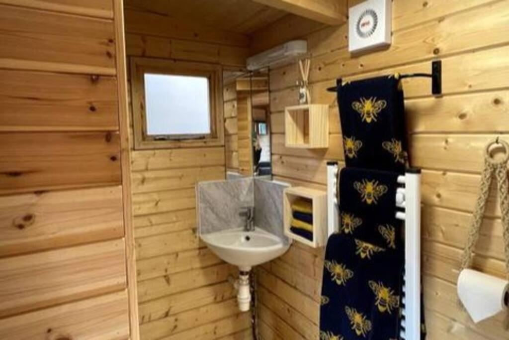 The Bee Hive Garden Room Dorchester Exteriör bild